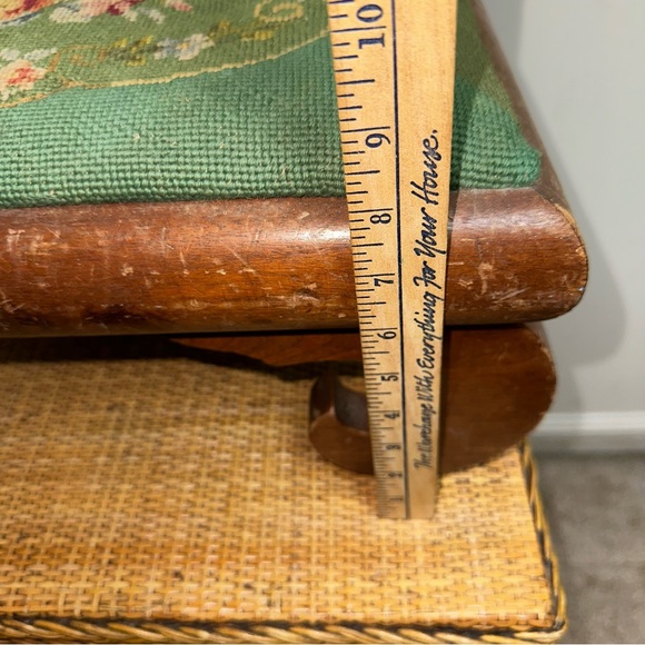 Vintage Handcrafted Needlepoint Floral Footstool Wood Victorian Grandma Green - Picture 14 of 16